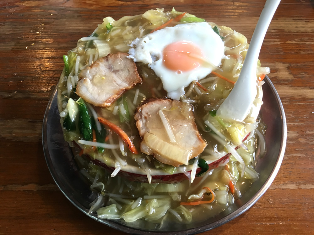 掘ったそばから餡が流れ込み全てを無かったコトにしてしまう中華丼