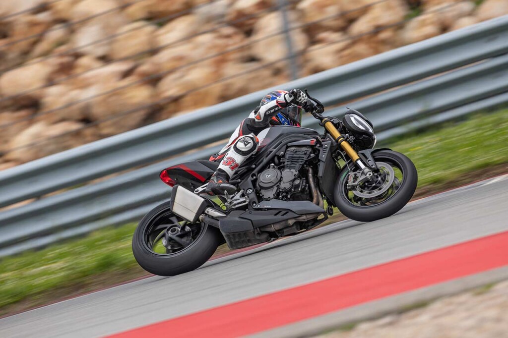 TRIUMPH SPEED TRIPLE 1200 RS