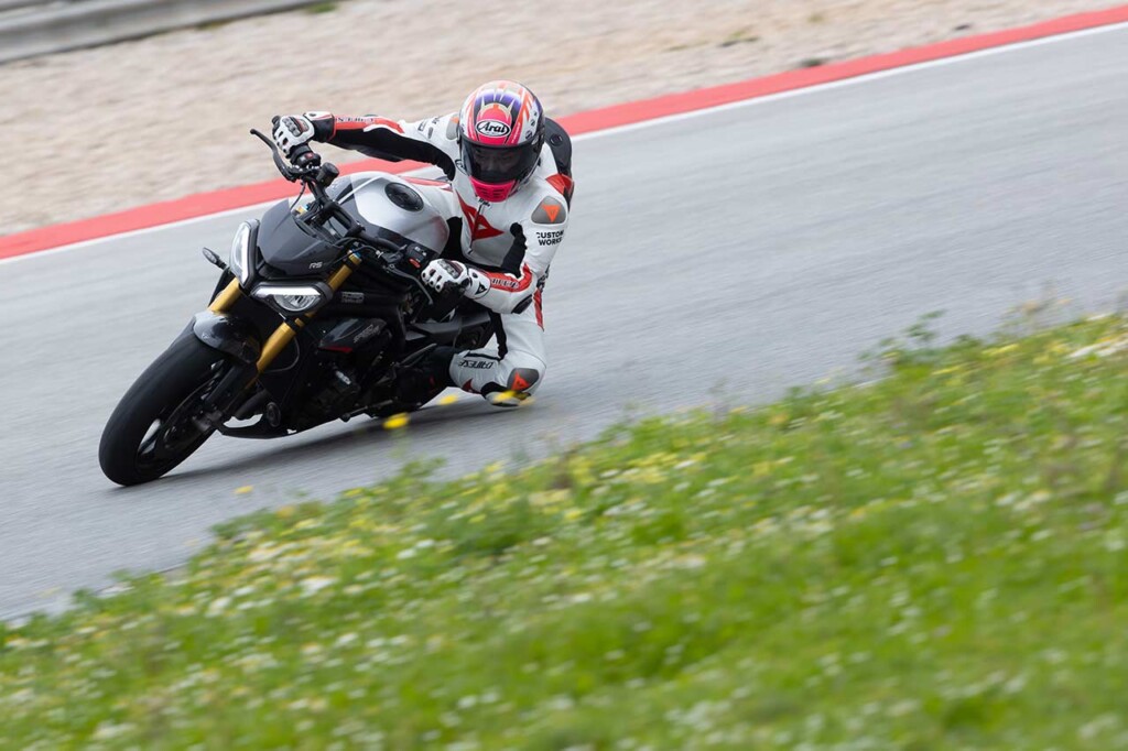 TRIUMPH SPEED TRIPLE 1200 RS