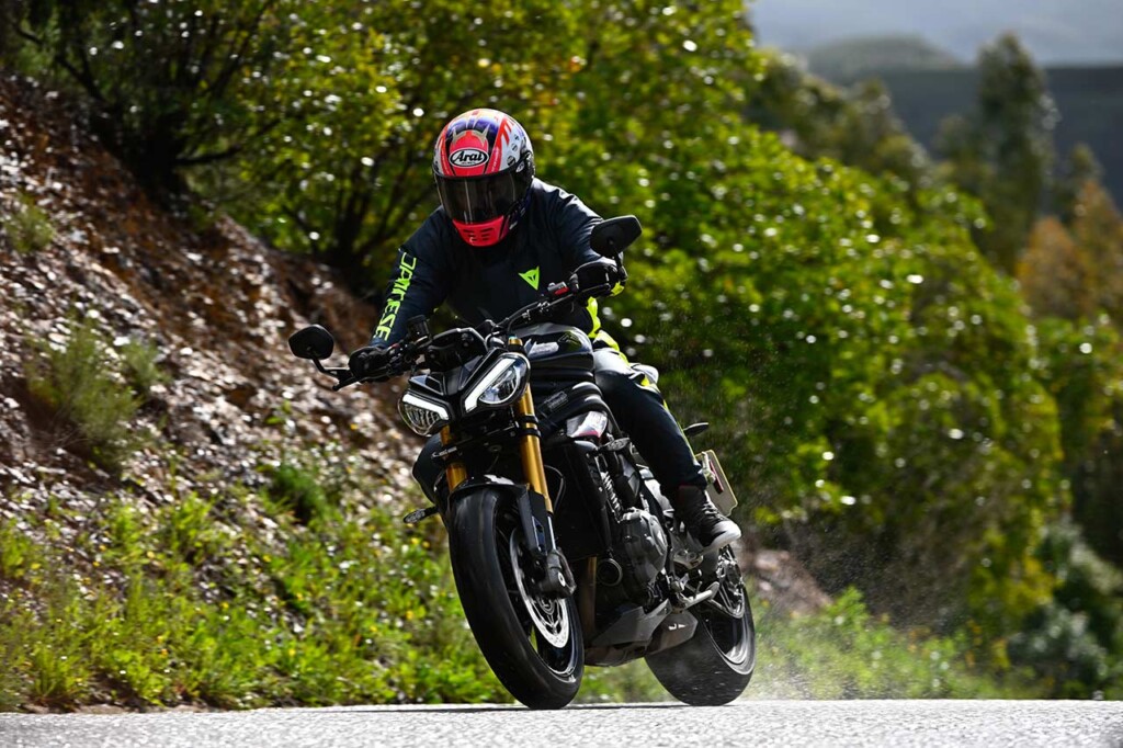 TRIUMPH SPEED TRIPLE 1200 RS