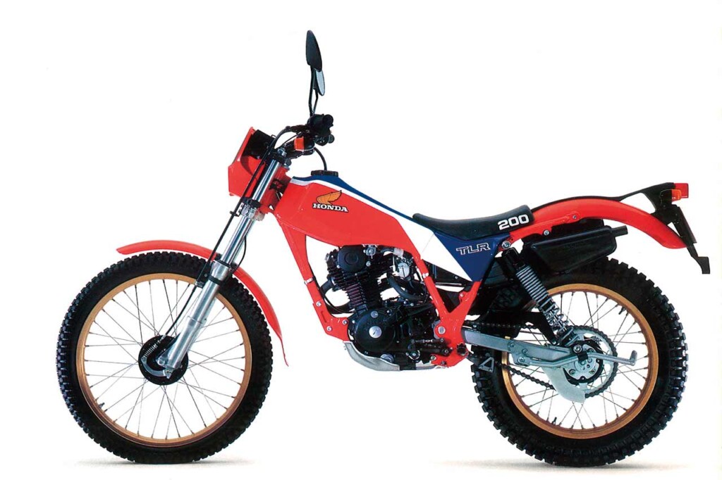 1983|TLR200