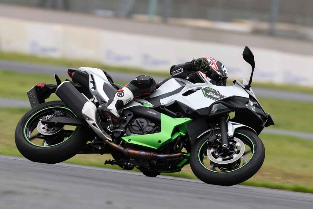 KAWASAKI Ninja 7 Hybrid