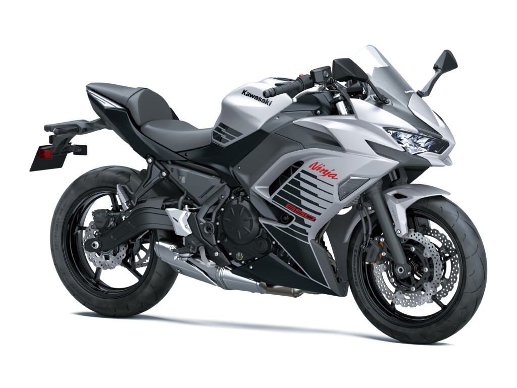 Ninja 650 メタリックマットホワイティッシュシルバー×メタリックフラットスパークブラック