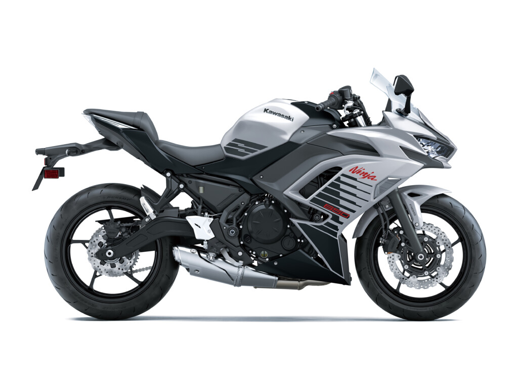 Ninja 650 メタリックマットホワイティッシュシルバー×メタリックフラットスパークブラック
