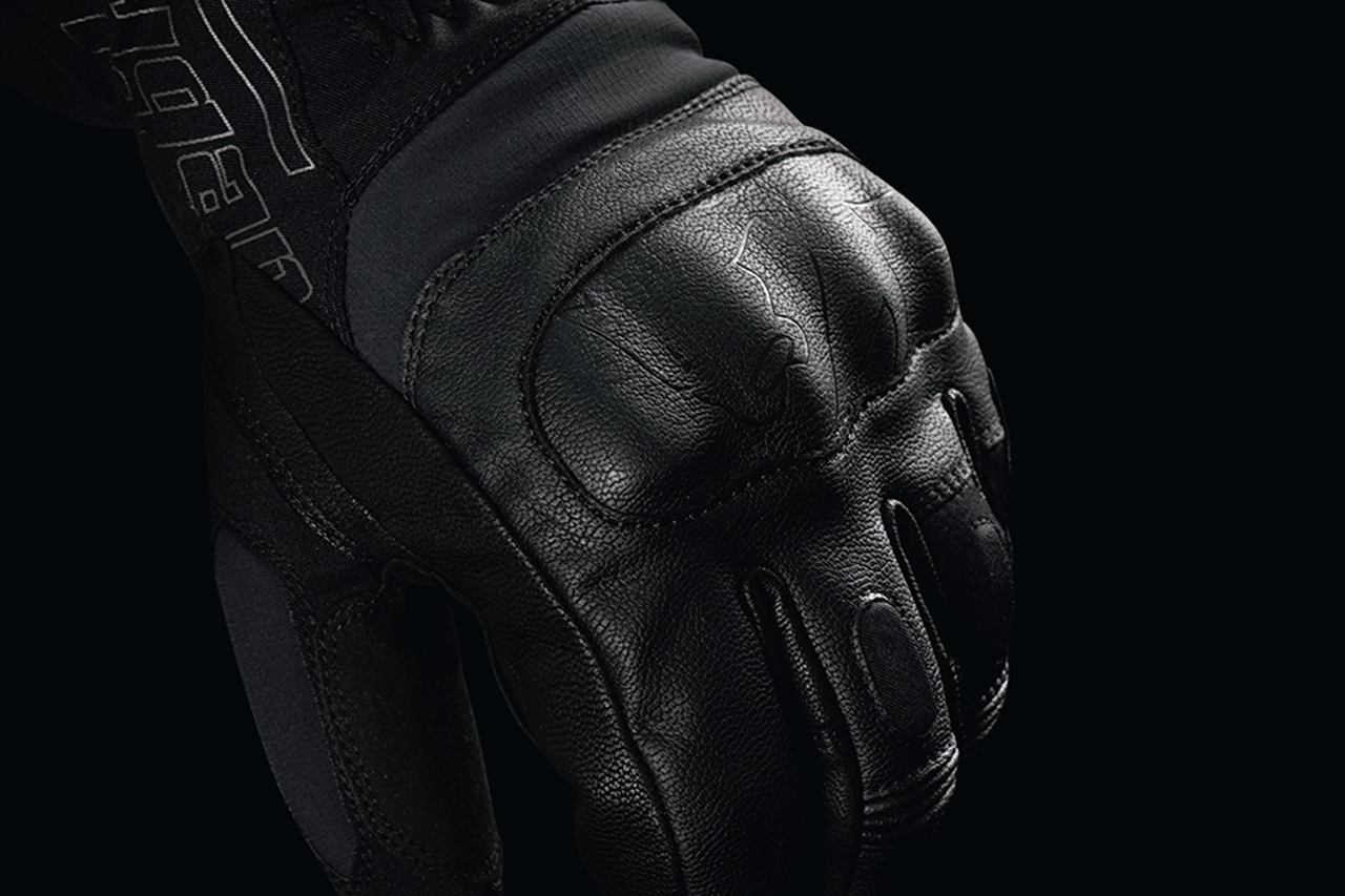 冬のツーリングを快適に！フリュガンのD3ORとプリマロフトが守る