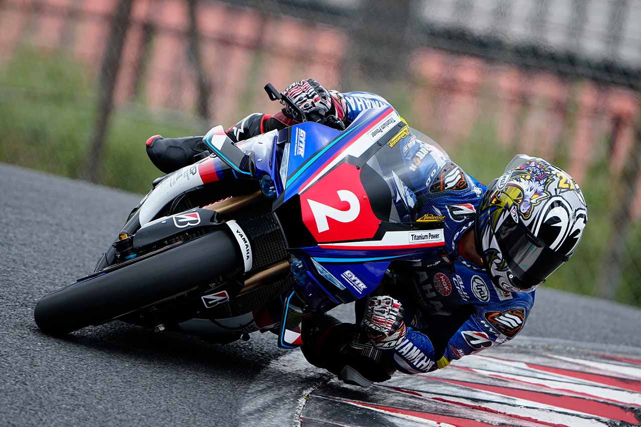 日曜日はJSB1000のみ天候が回復してレース2が開催され、そこで中須賀は93勝目を記録した。