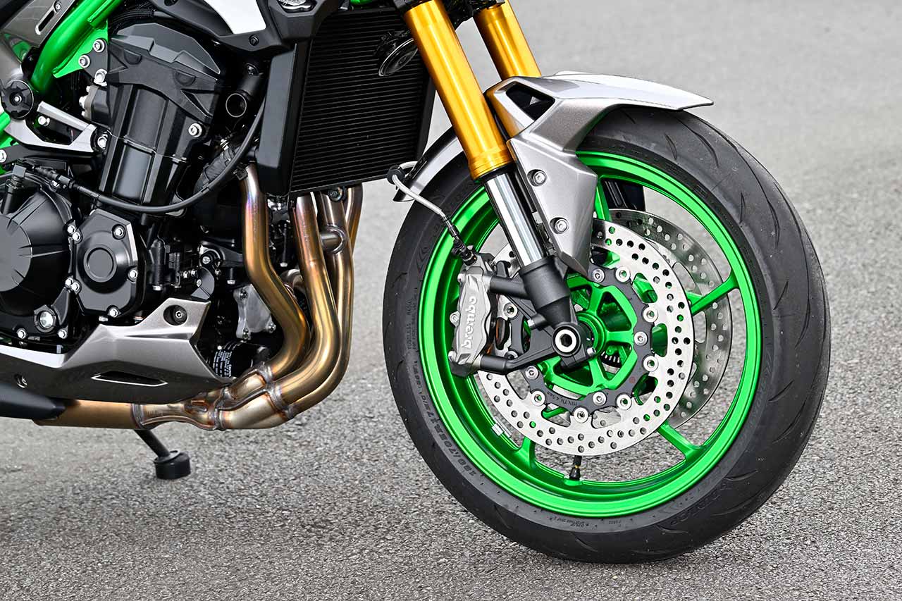 カムプロファイル変更で低燃費と低回転域での力強さを両立。電子制御スロットルバルブ採用