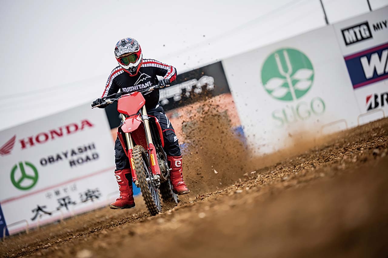 ドゥカティ Desmo450MX