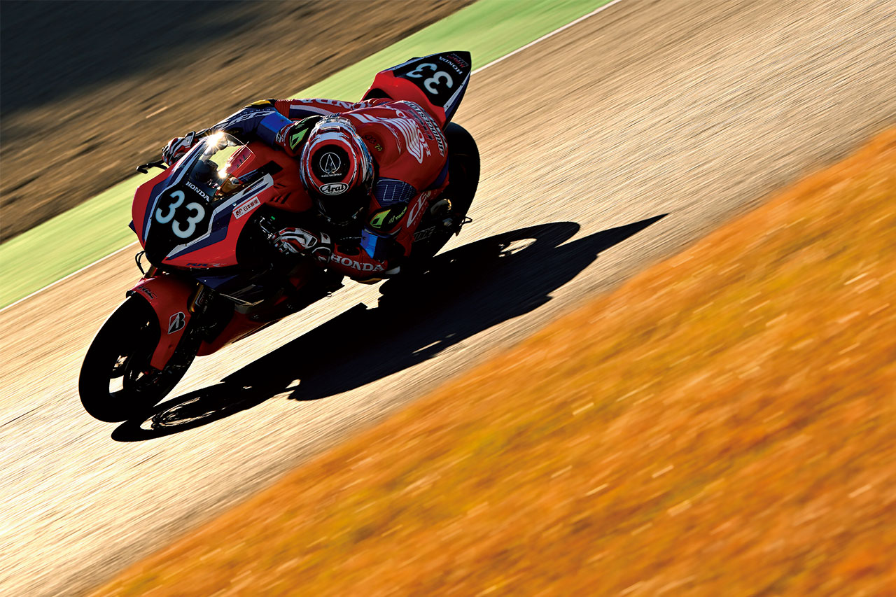 2023年 FIM世界耐久選手権「コカ・コーラ」鈴鹿8時間耐久ロードレース（RIDERS CLUB 2023年10月号より長島哲太選手）